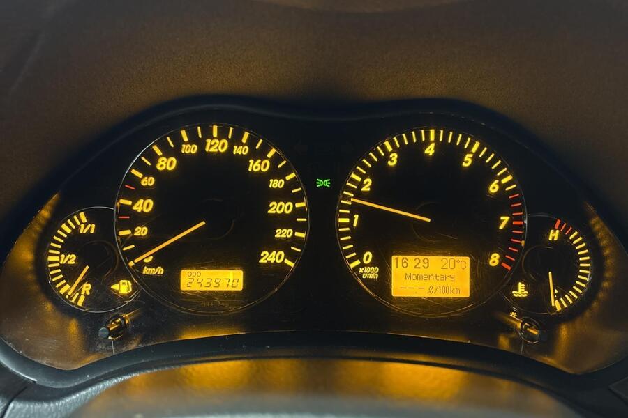Toyota Avensis vaihtoauto