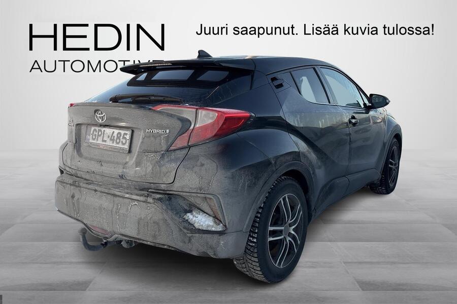 Toyota C-HR vaihtoauto