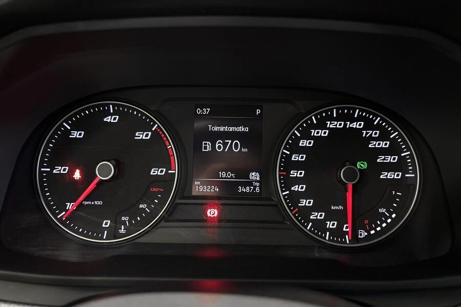 SEAT Leon Sportstourer vaihtoauto