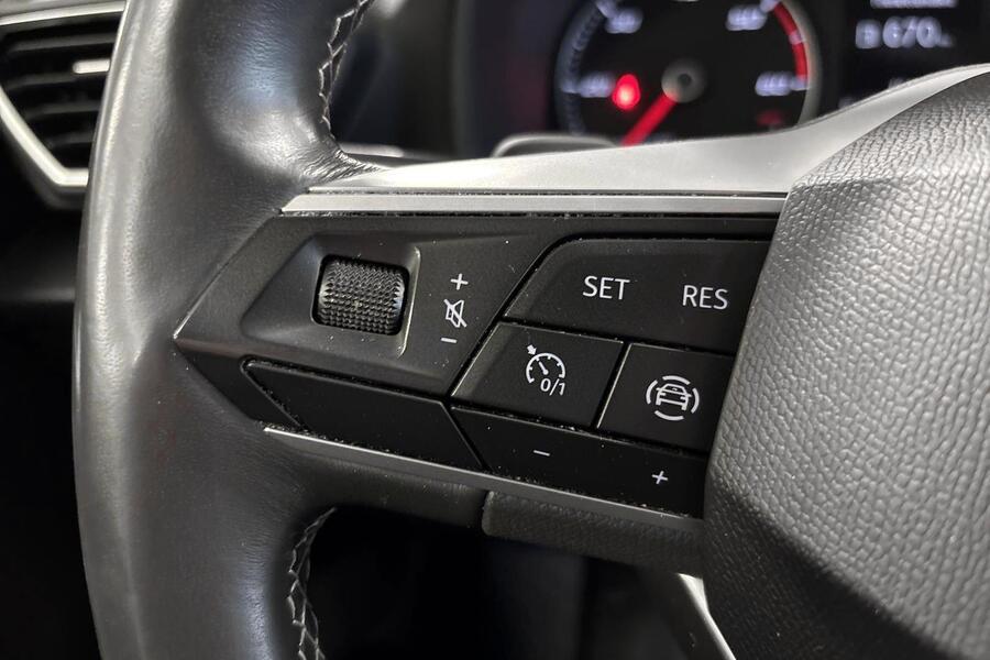 SEAT Leon Sportstourer vaihtoauto