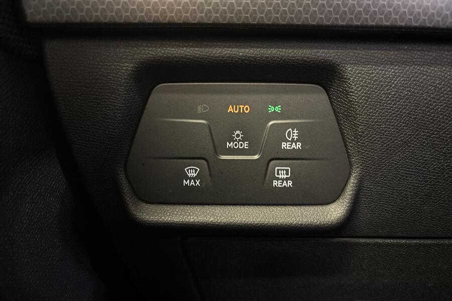 SEAT Leon Sportstourer vaihtoauto