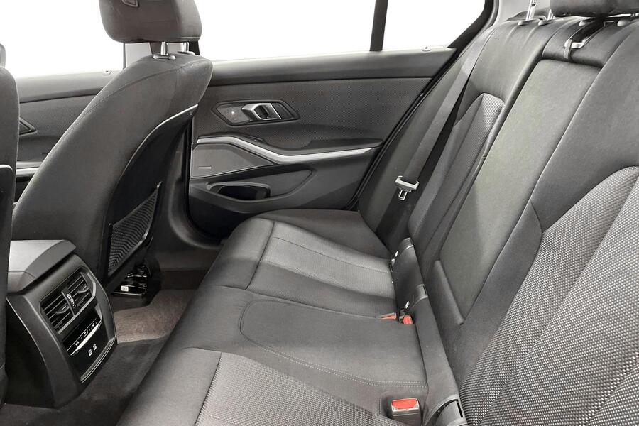 BMW 330 vaihtoauto