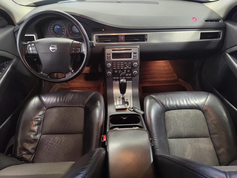 Volvo V70 vaihtoauto