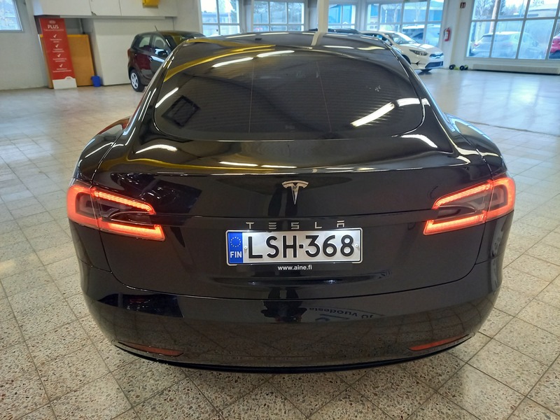 Tesla Model S vaihtoauto