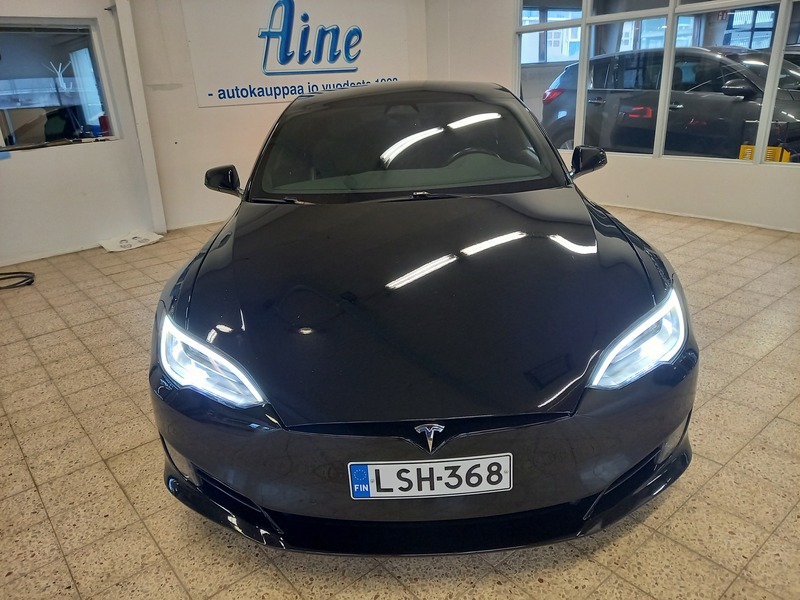 Tesla Model S vaihtoauto