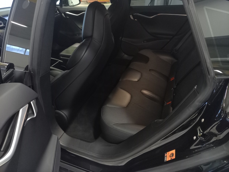 Tesla Model S vaihtoauto