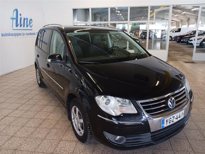 Volkswagen Touran vaihtoauto