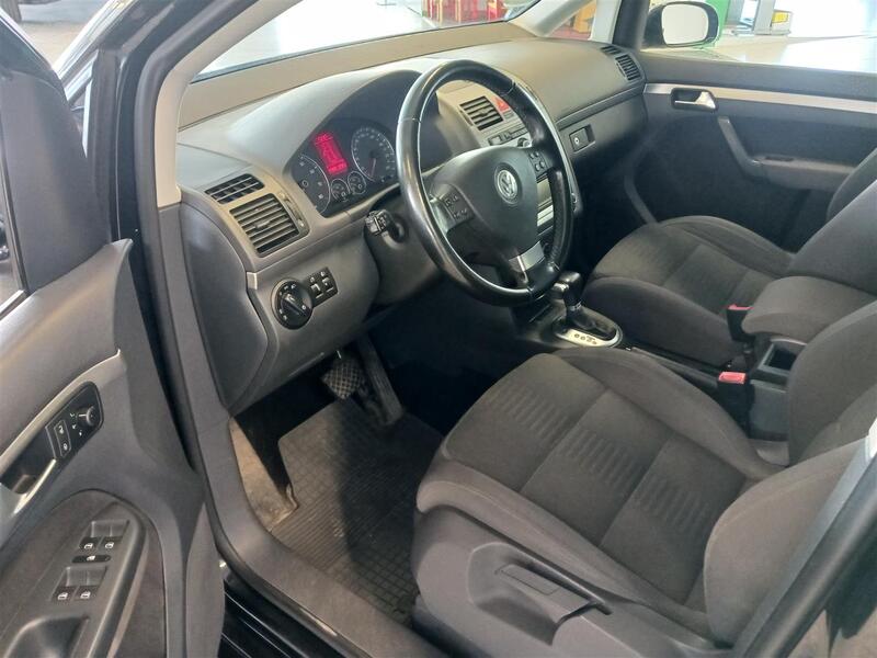 Volkswagen Touran vaihtoauto