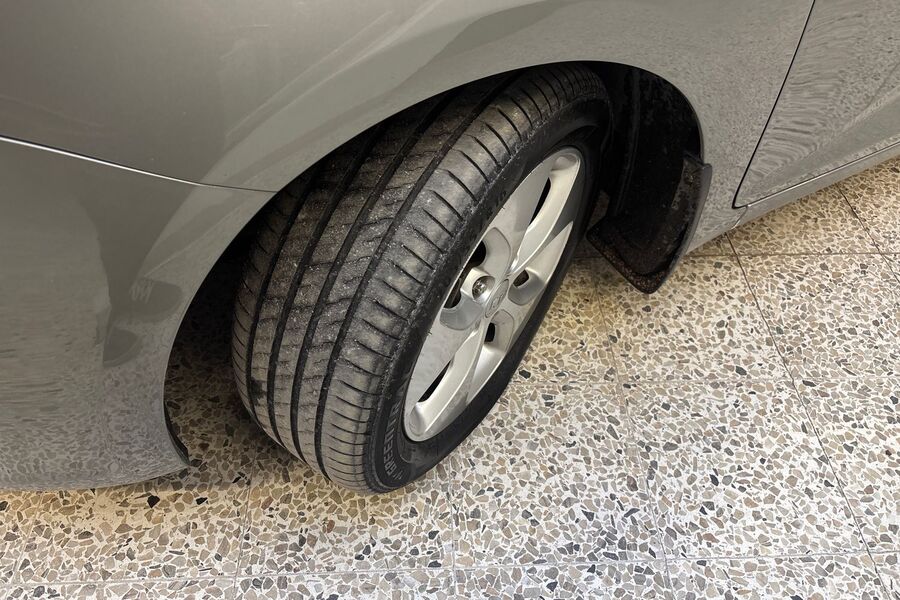 Kia Carens vaihtoauto