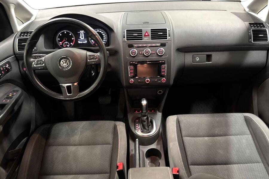 Volkswagen Touran vaihtoauto