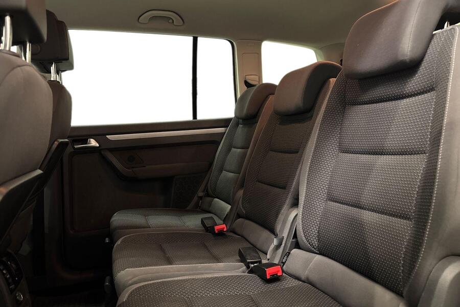 Volkswagen Touran vaihtoauto