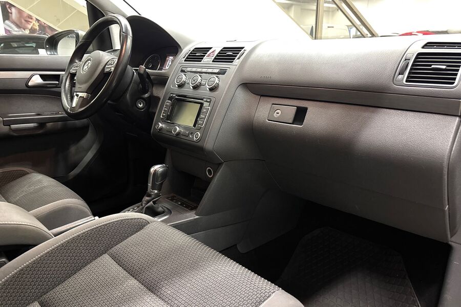 Volkswagen Touran vaihtoauto