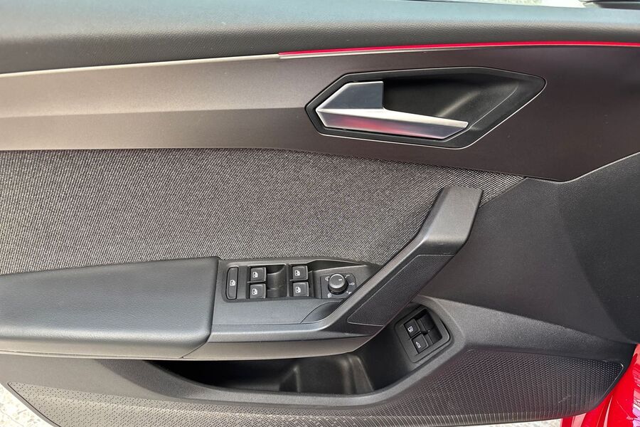 SEAT Leon Sportstourer vaihtoauto
