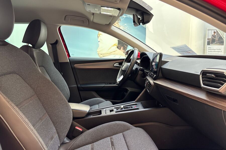 SEAT Leon Sportstourer vaihtoauto