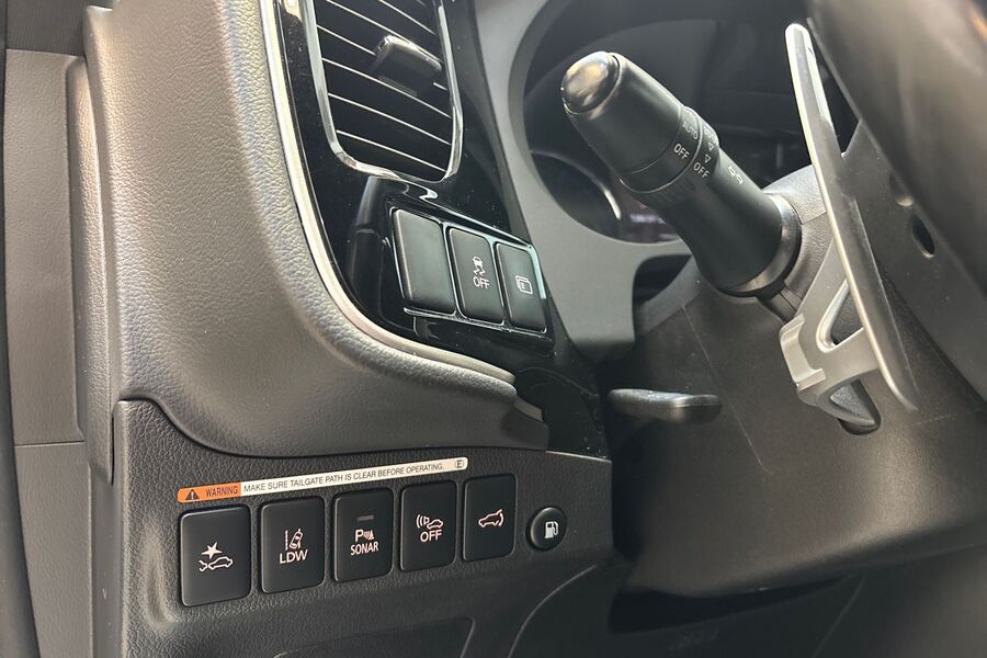 Mitsubishi Outlander PHEV vaihtoauto