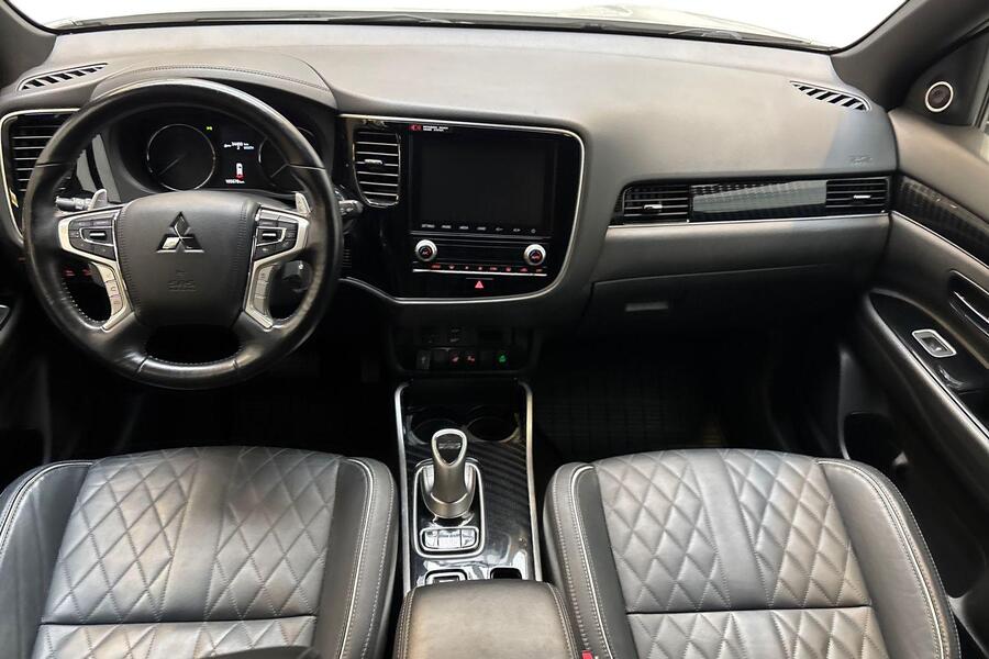 Mitsubishi Outlander PHEV vaihtoauto