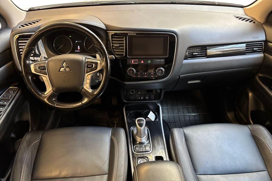 Mitsubishi Outlander PHEV vaihtoauto