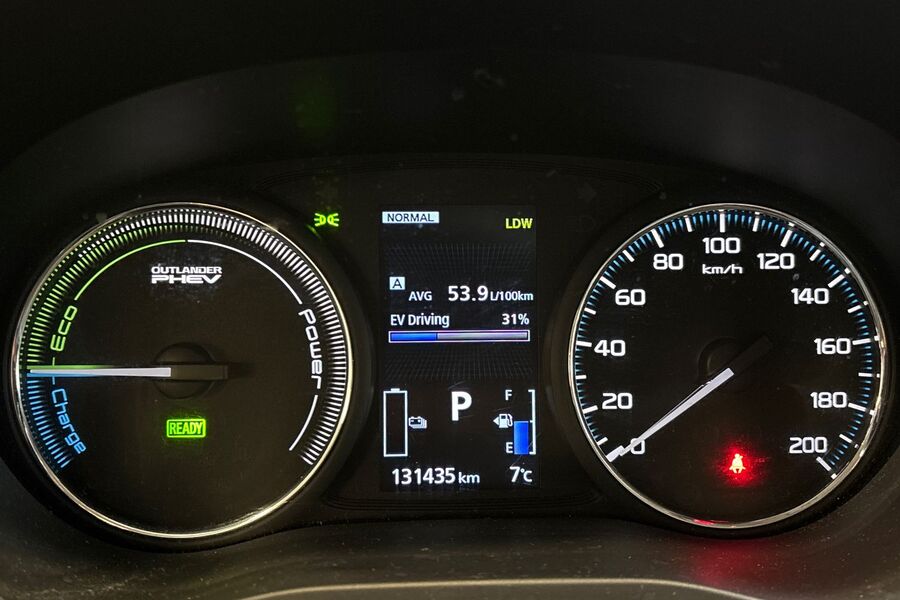 Mitsubishi Outlander PHEV vaihtoauto