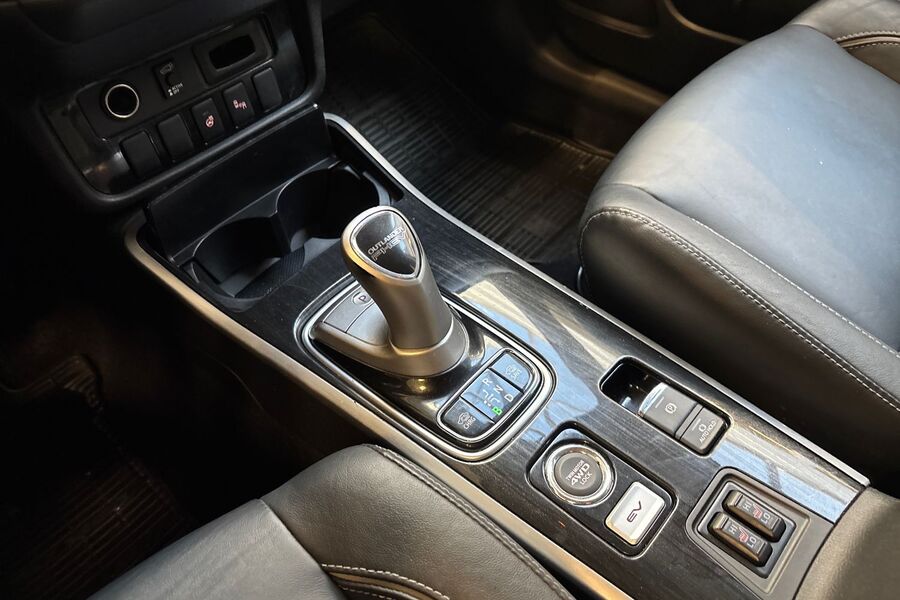 Mitsubishi Outlander PHEV vaihtoauto