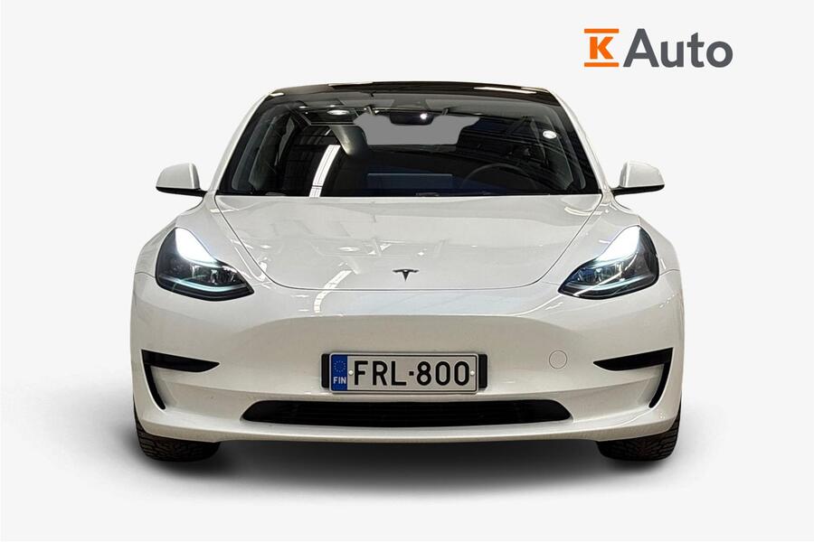 Tesla Model 3 vaihtoauto