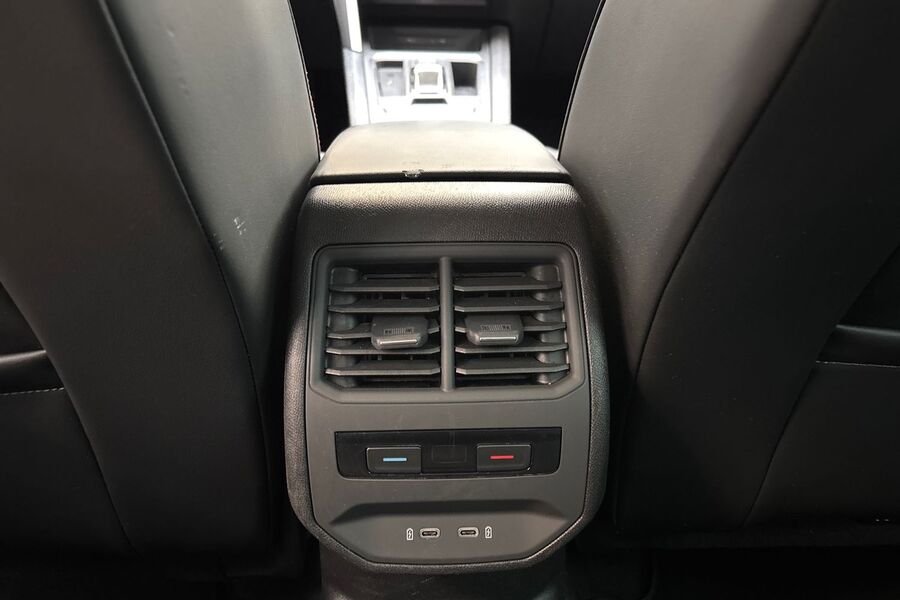 SEAT Leon Sportstourer vaihtoauto