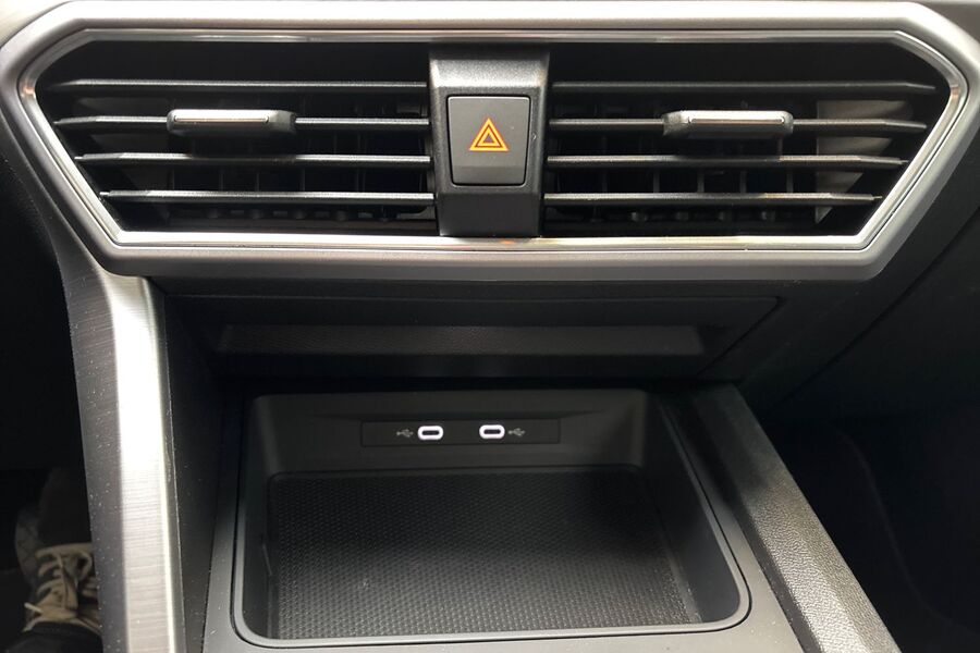 SEAT Leon Sportstourer vaihtoauto