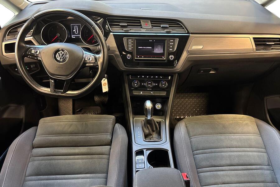 Volkswagen Touran vaihtoauto