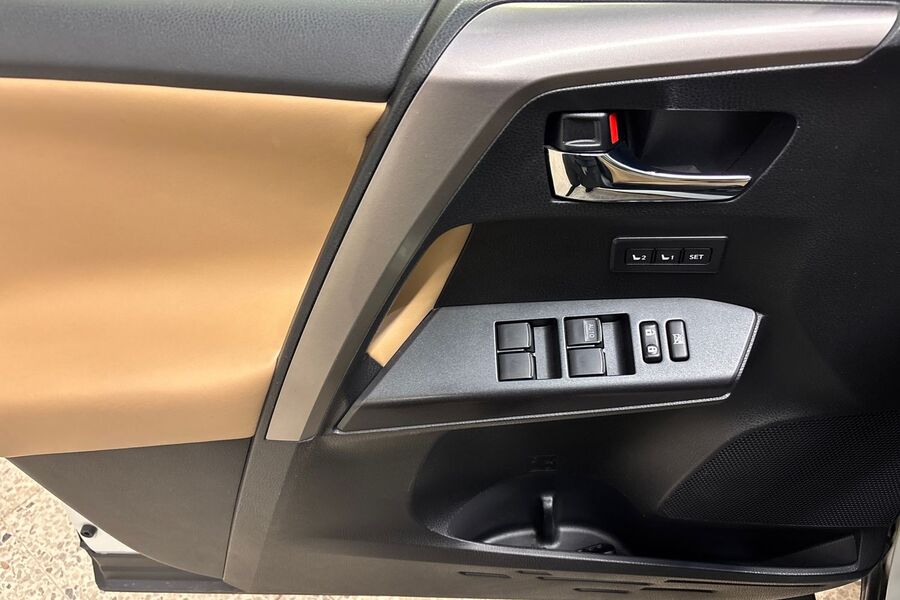 Toyota RAV4 vaihtoauto