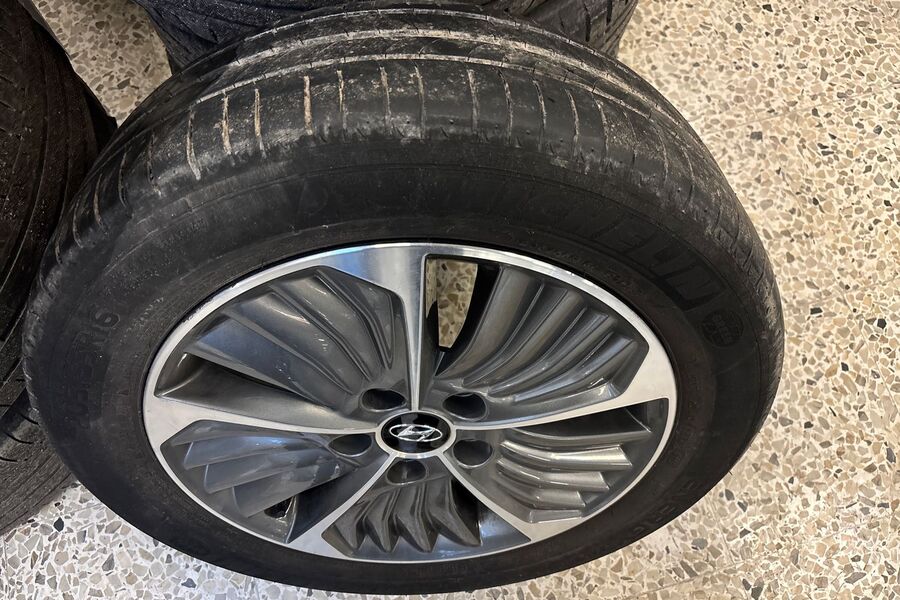 Hyundai IONIQ plug-in vaihtoauto