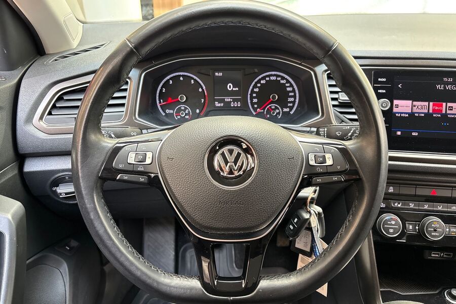 Volkswagen T-Roc vaihtoauto