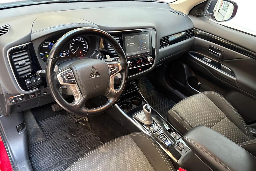 Mitsubishi Outlander PHEV vaihtoauto