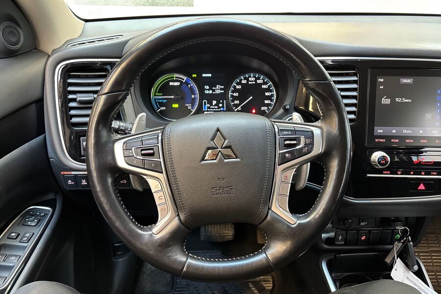 Mitsubishi Outlander PHEV vaihtoauto