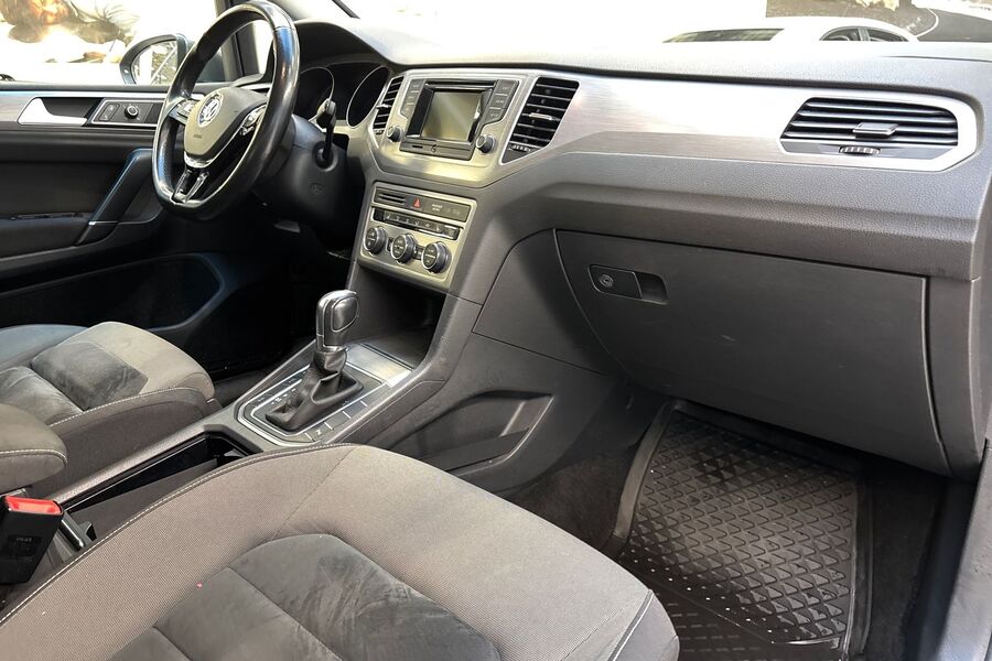 Volkswagen Golf Sportsvan vaihtoauto