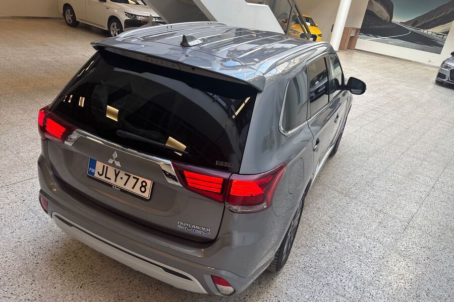 Mitsubishi Outlander PHEV vaihtoauto