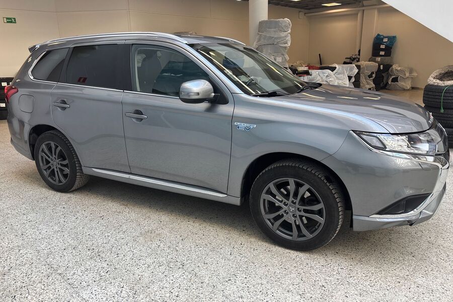 Mitsubishi Outlander PHEV vaihtoauto
