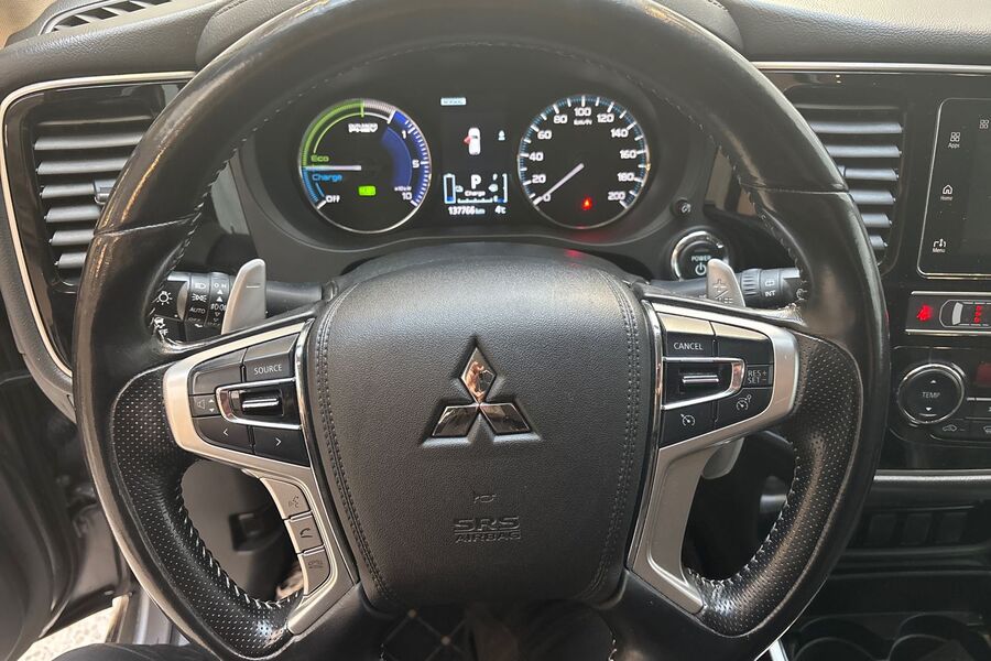 Mitsubishi Outlander PHEV vaihtoauto