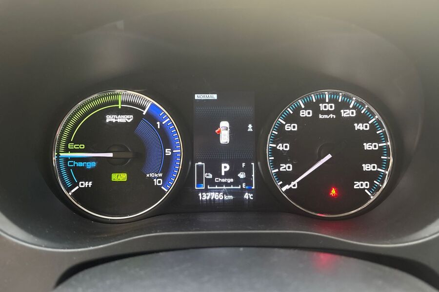 Mitsubishi Outlander PHEV vaihtoauto