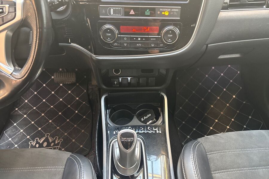 Mitsubishi Outlander PHEV vaihtoauto