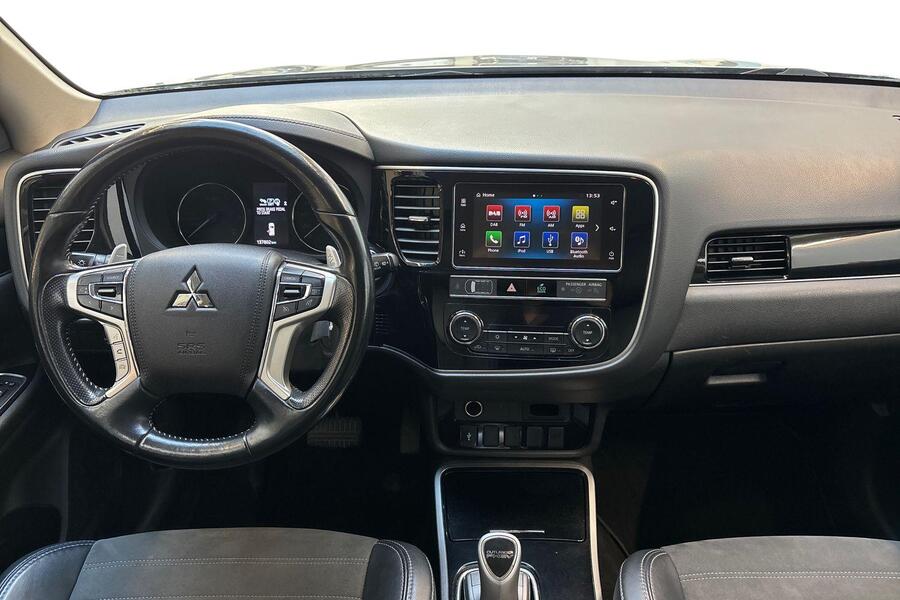 Mitsubishi Outlander PHEV vaihtoauto