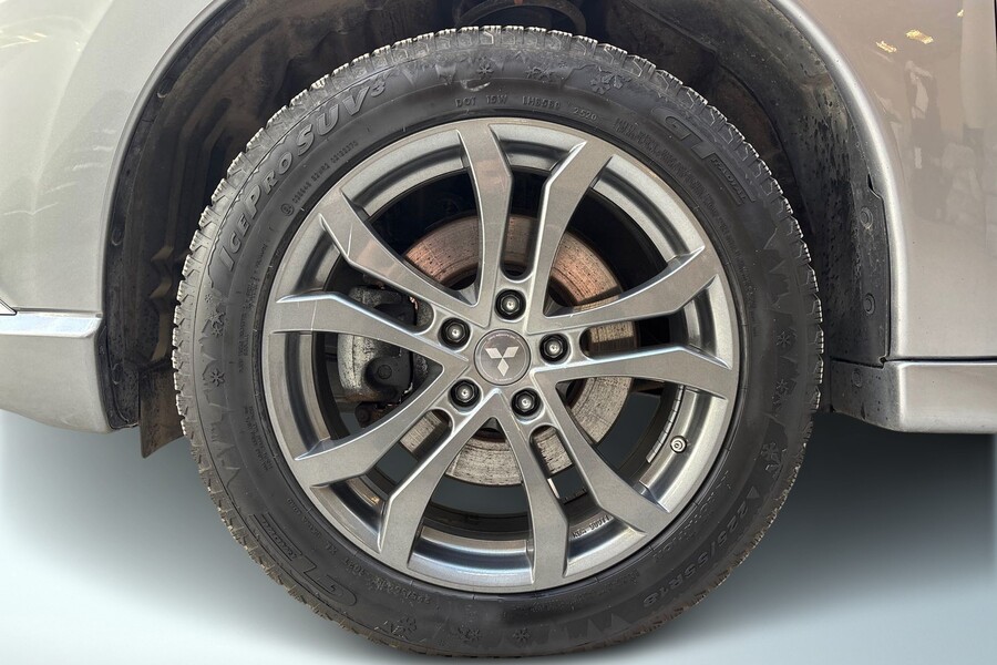 Mitsubishi Outlander PHEV vaihtoauto