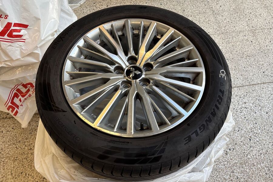 Mitsubishi Outlander PHEV vaihtoauto