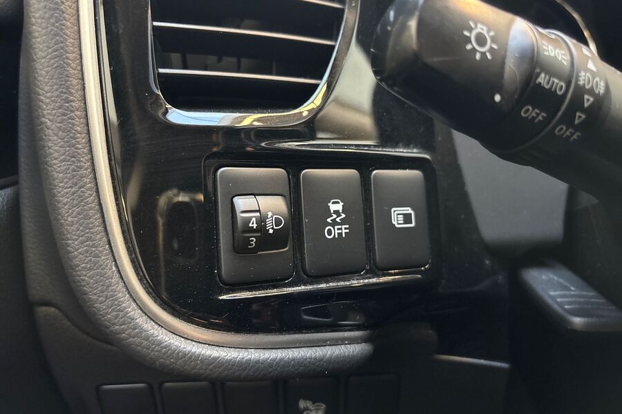 Mitsubishi Outlander PHEV vaihtoauto