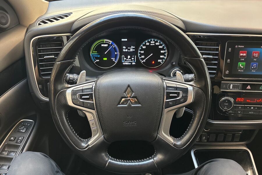 Mitsubishi Outlander PHEV vaihtoauto