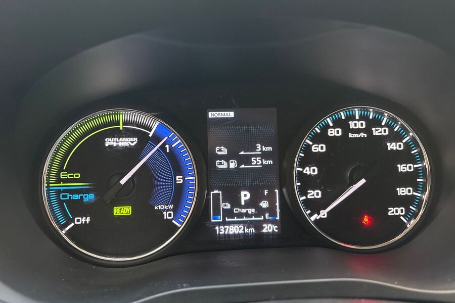 Mitsubishi Outlander PHEV vaihtoauto