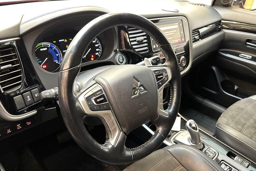 Mitsubishi Outlander PHEV vaihtoauto