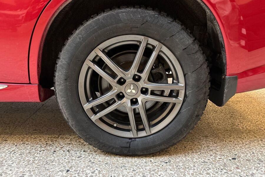 Mitsubishi Outlander PHEV vaihtoauto