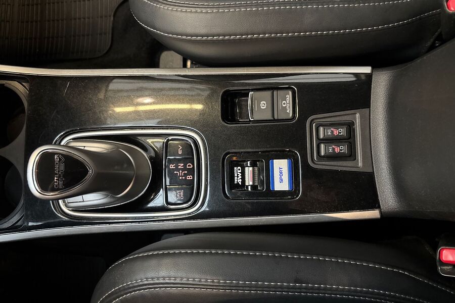 Mitsubishi Outlander PHEV vaihtoauto