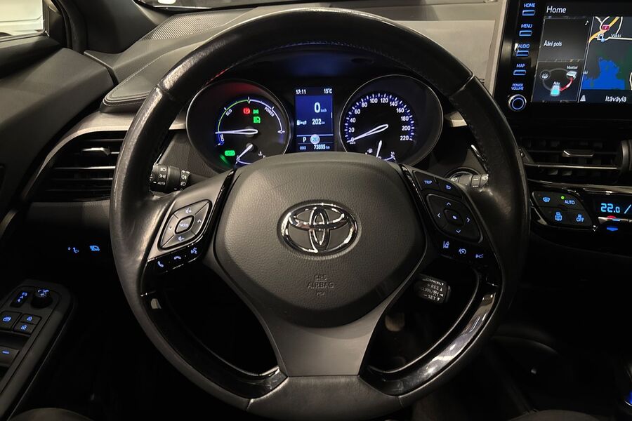 Toyota C-HR vaihtoauto