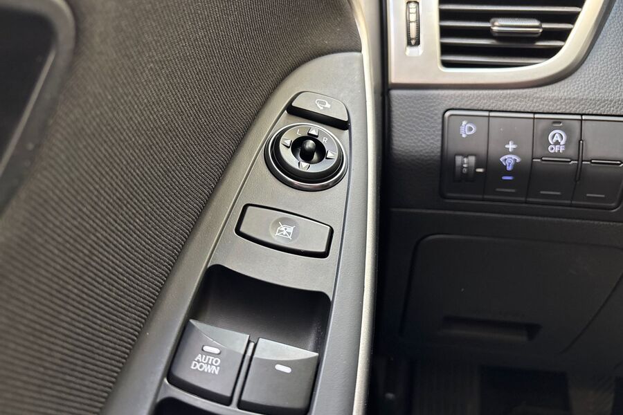 Hyundai i30 5d vaihtoauto