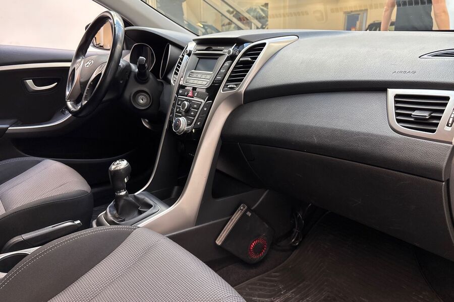 Hyundai i30 5d vaihtoauto